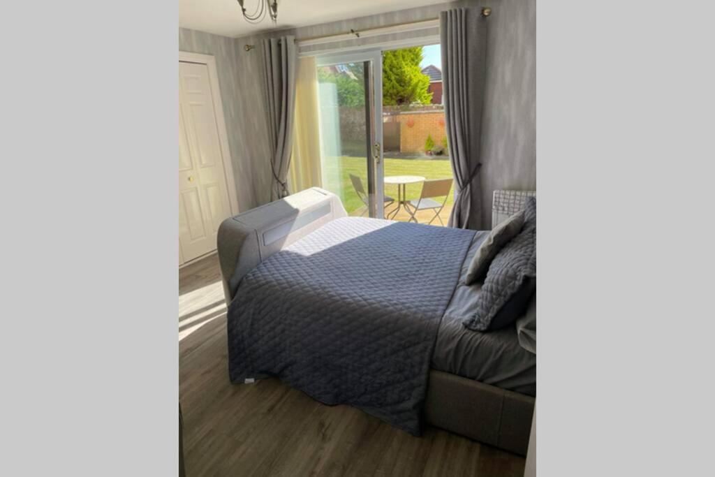 Largs Sea Front, Modern Apartment Kültér fotó