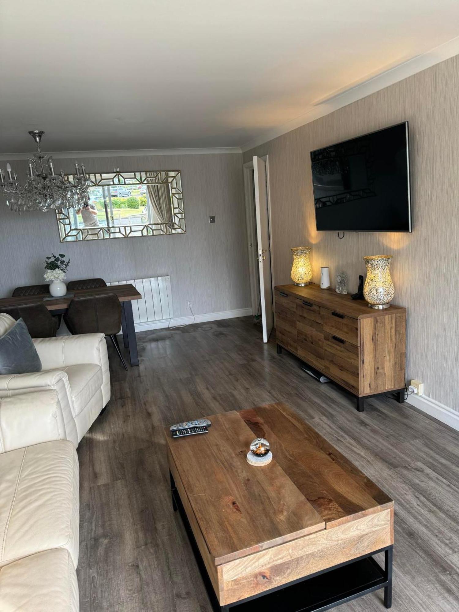 Largs Sea Front, Modern Apartment Szoba fotó